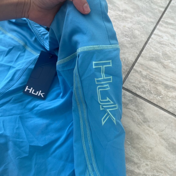 NWT HUK Fishing Shorts - Picture 5 of 6